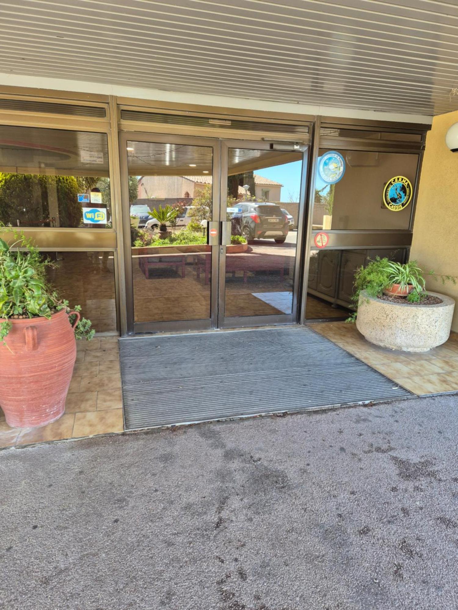 Les Terrasses De Cassis Apartment Exterior photo